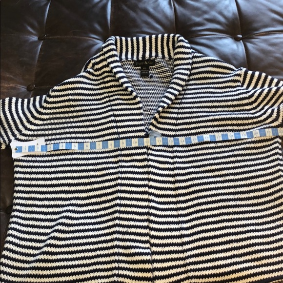 Cotton Sweater- one button - Picture 6 of 6